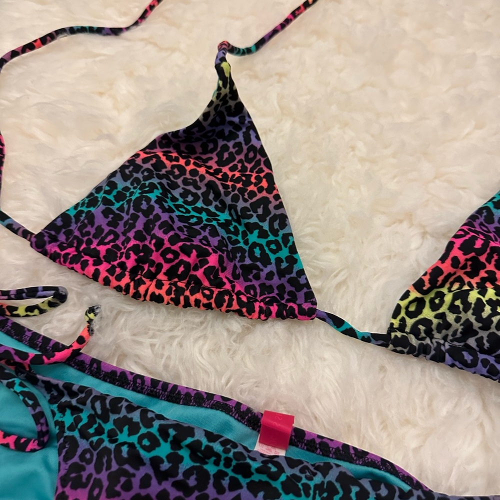 Victoria Secret bikini. - Picture 2 of 3